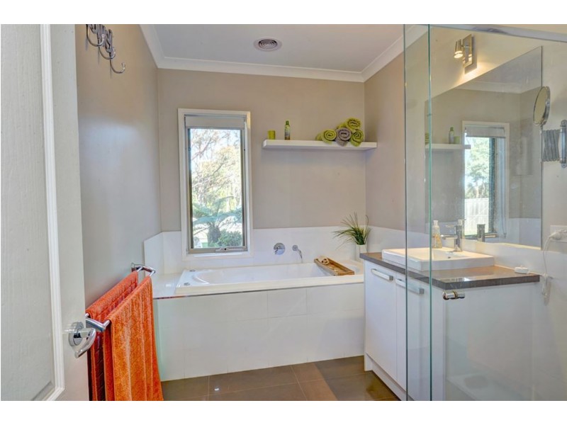 3 Skewes Court, Buninyong VIC 3357