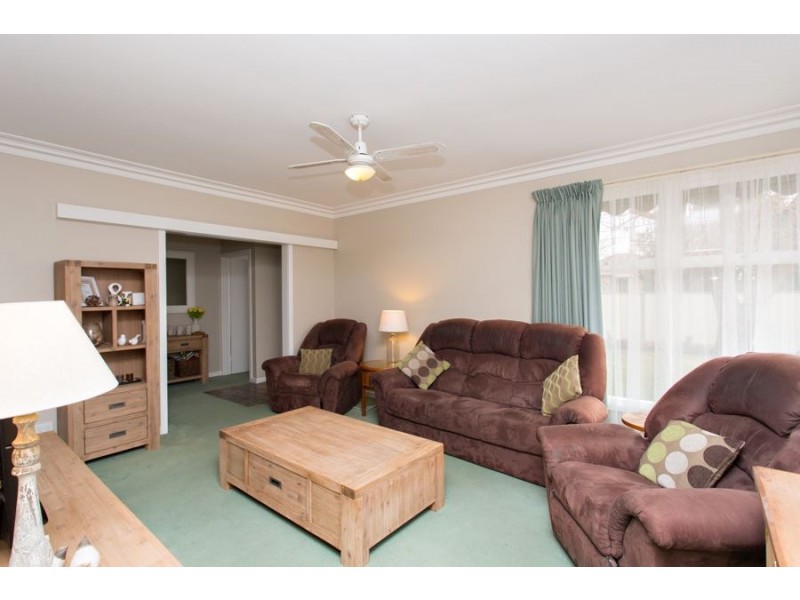 330 Forest Street, Wendouree VIC 3355