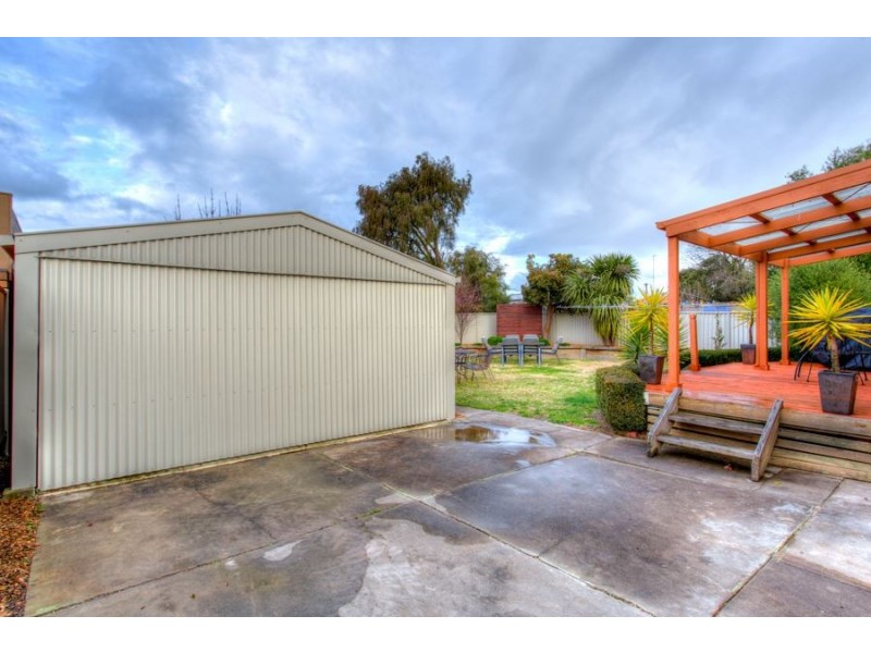 330 Forest Street, Wendouree VIC 3355