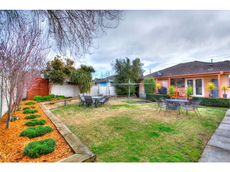 330 Forest Street, Wendouree VIC 3355