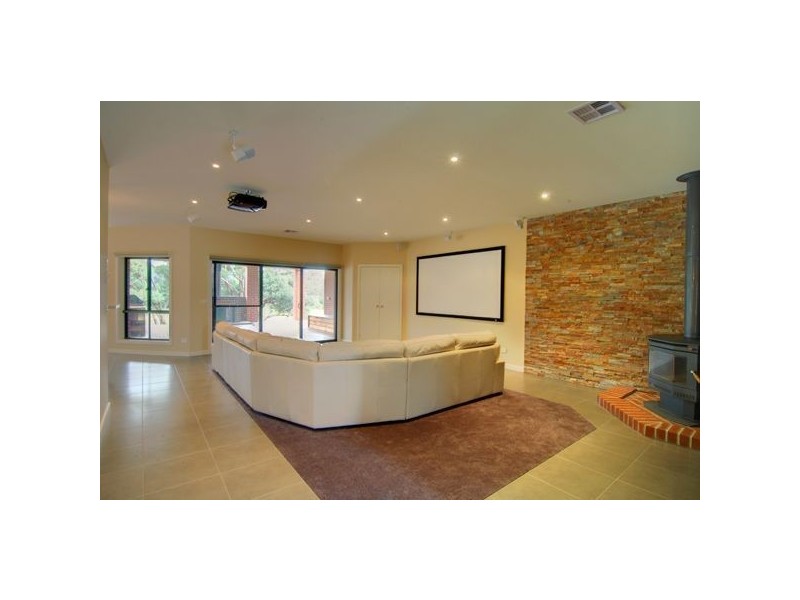 118 Taemore Close, Haddon VIC 3351