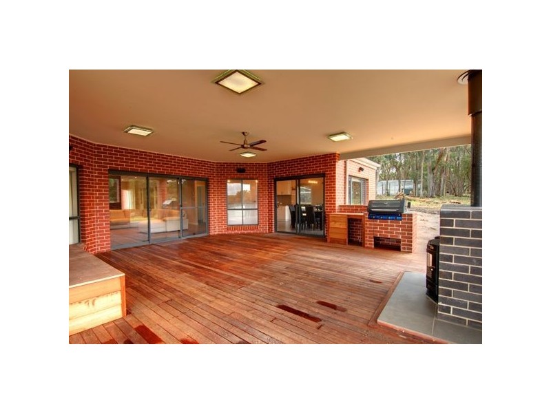118 Taemore Close, Haddon VIC 3351
