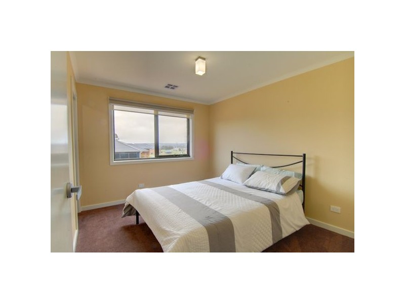 118 Taemore Close, Haddon VIC 3351