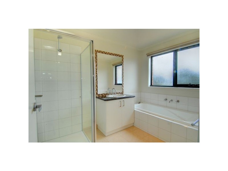 118 Taemore Close, Haddon VIC 3351