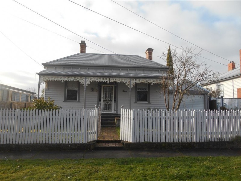 4 Howard Street, Soldiers Hill VIC 3350