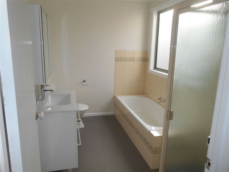 4 Howard Street, Soldiers Hill VIC 3350