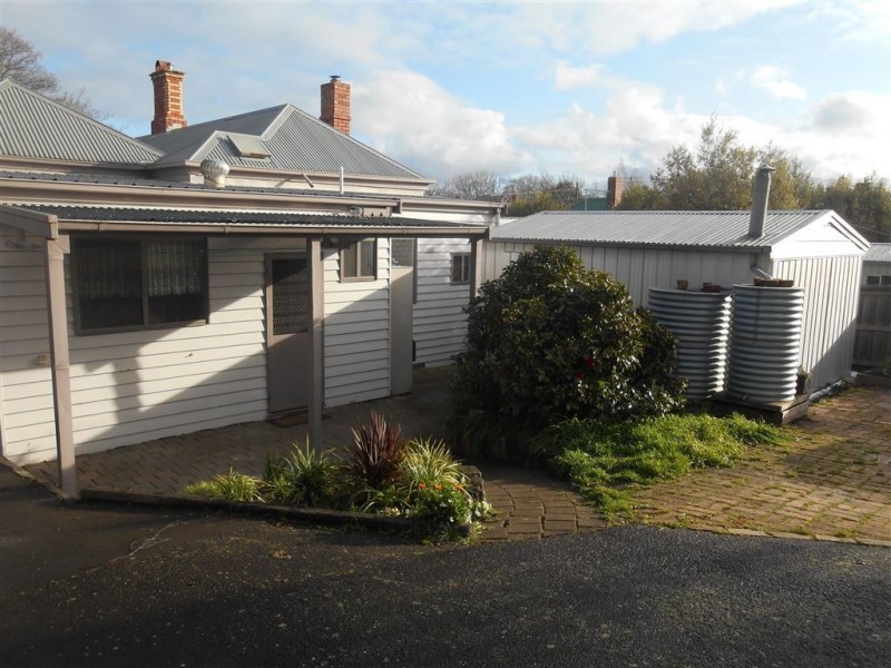 4 Howard Street, Soldiers Hill VIC 3350