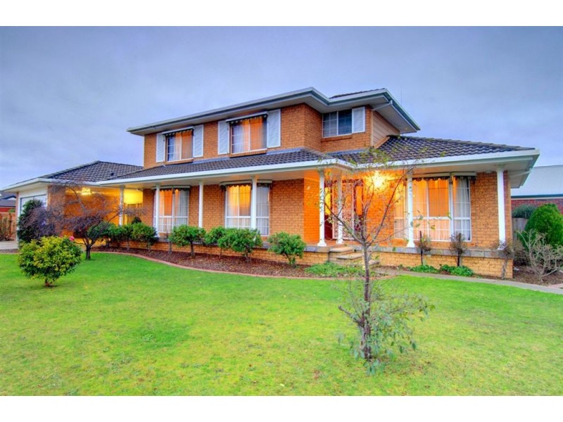 37 Rowan Parade, Wendouree VIC 3355