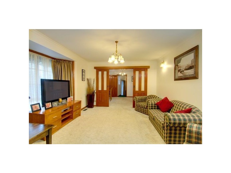 37 Rowan Parade, Wendouree VIC 3355