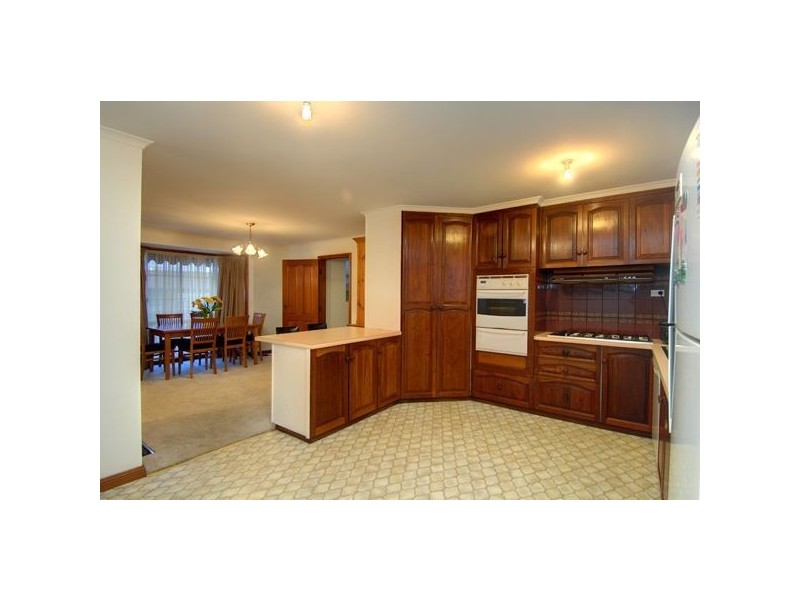 37 Rowan Parade, Wendouree VIC 3355