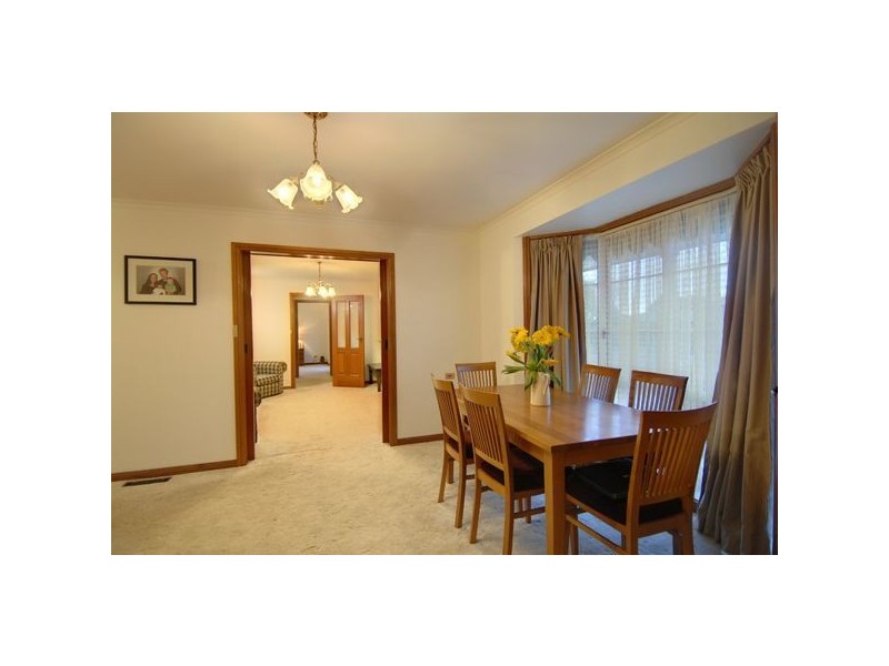 37 Rowan Parade, Wendouree VIC 3355