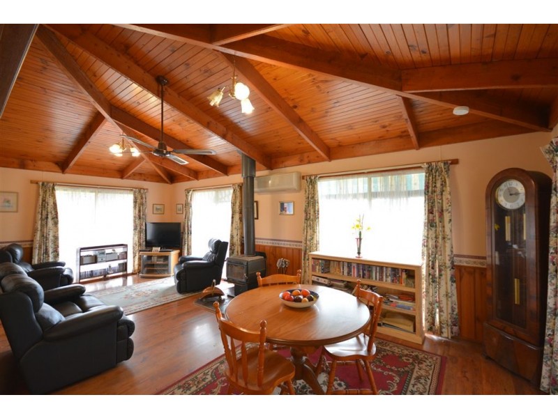 39 Clunes Road, Creswick VIC 3363