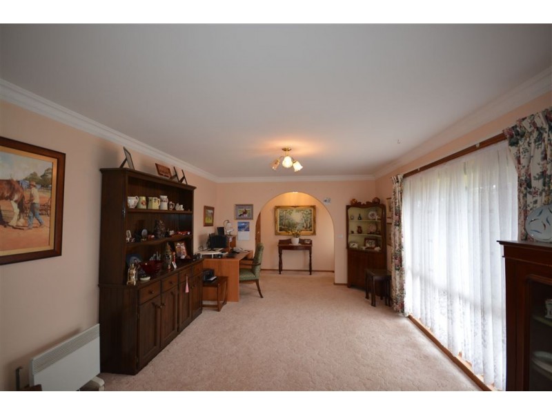 39 Clunes Road, Creswick VIC 3363