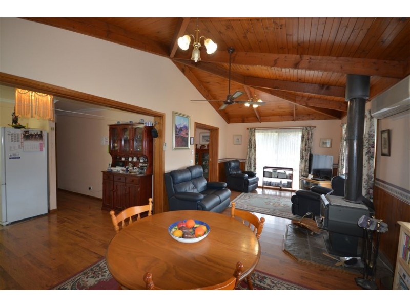 39 Clunes Road, Creswick VIC 3363