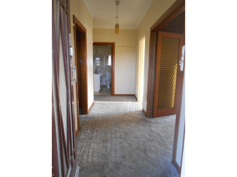 6 Horwood Drive, Mount Clear VIC 3350