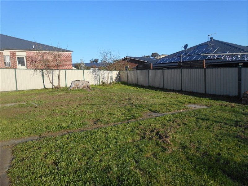 6 Horwood Drive, Mount Clear VIC 3350