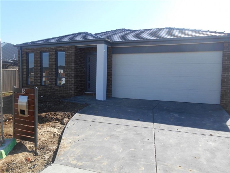 18 Elegante Way, Delacombe VIC 3356