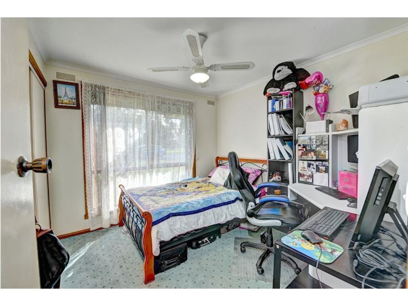 23 Whitelaw Avenue, Delacombe VIC 3356