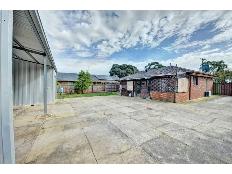 23 Whitelaw Avenue, Delacombe VIC 3356