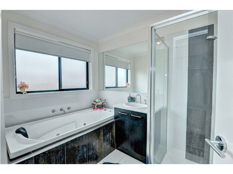 2 Oberon Street, Alfredton VIC 3350