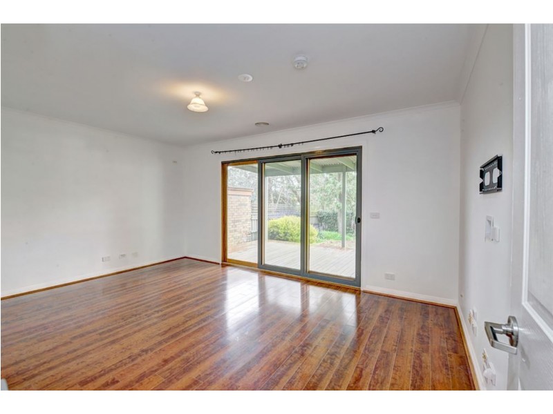 1/102 Warrenheip Street, Buninyong VIC 3357