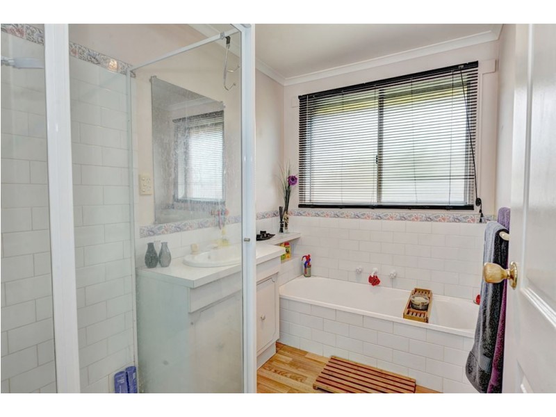 4 Royale Street, Delacombe VIC 3356