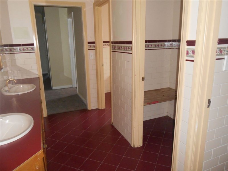 16 Redford Drive, Wendouree VIC 3355