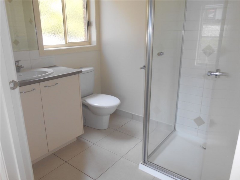 8 Middlin Street, Brown Hill VIC 3350