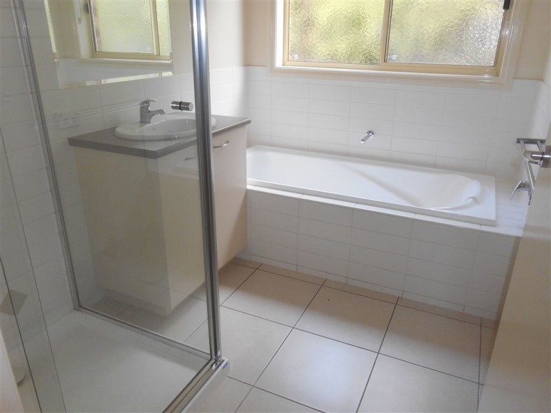 8 Middlin Street, Brown Hill VIC 3350