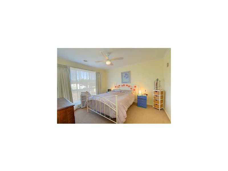 23 Tulloch Rise, Canadian VIC 3350