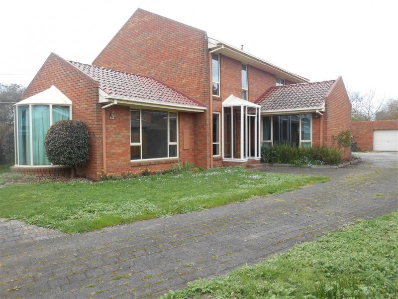 6 Alfred Street North, Lake Wendouree VIC 3350