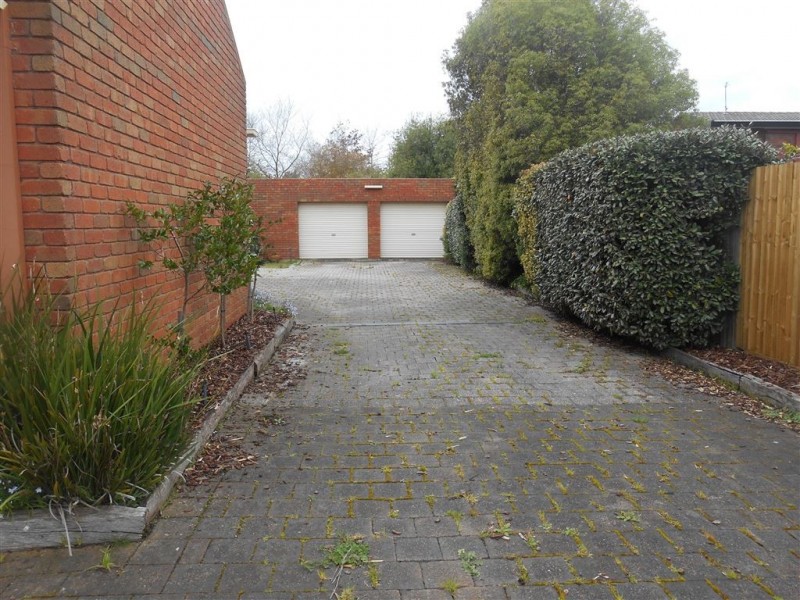 6 Alfred Street North, Lake Wendouree VIC 3350