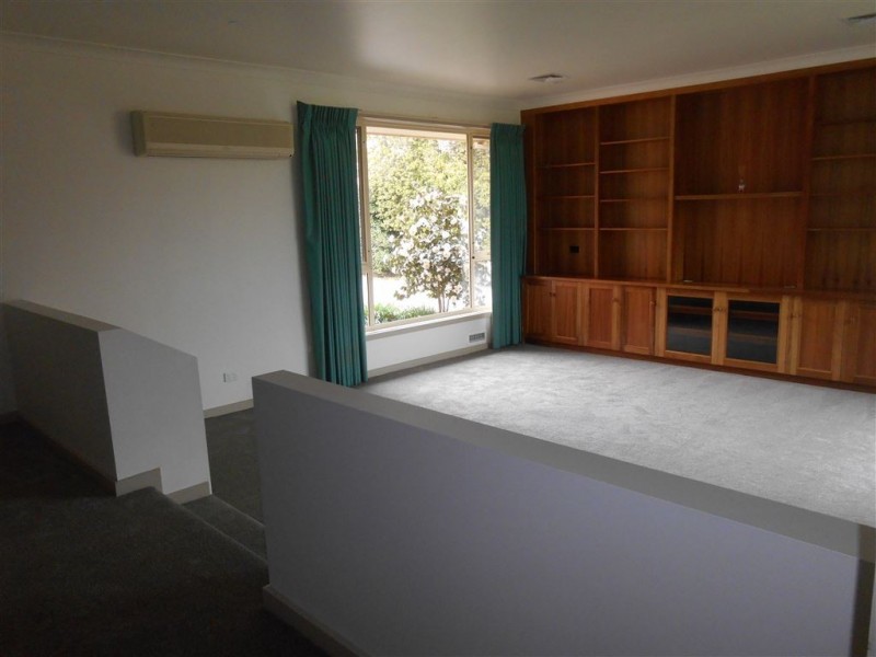 6 Alfred Street North, Lake Wendouree VIC 3350