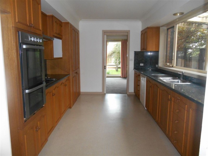 6 Alfred Street North, Lake Wendouree VIC 3350