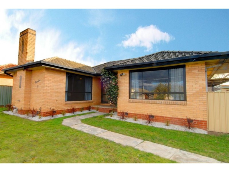 27 Eton Street, Wendouree VIC 3355