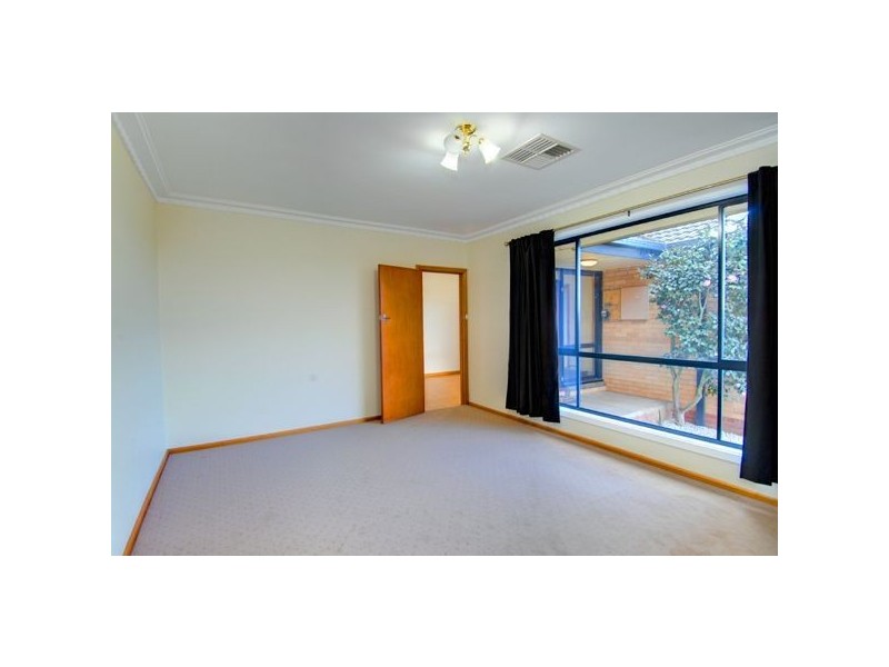 27 Eton Street, Wendouree VIC 3355