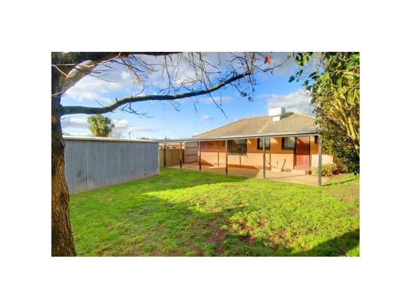 27 Eton Street, Wendouree VIC 3355