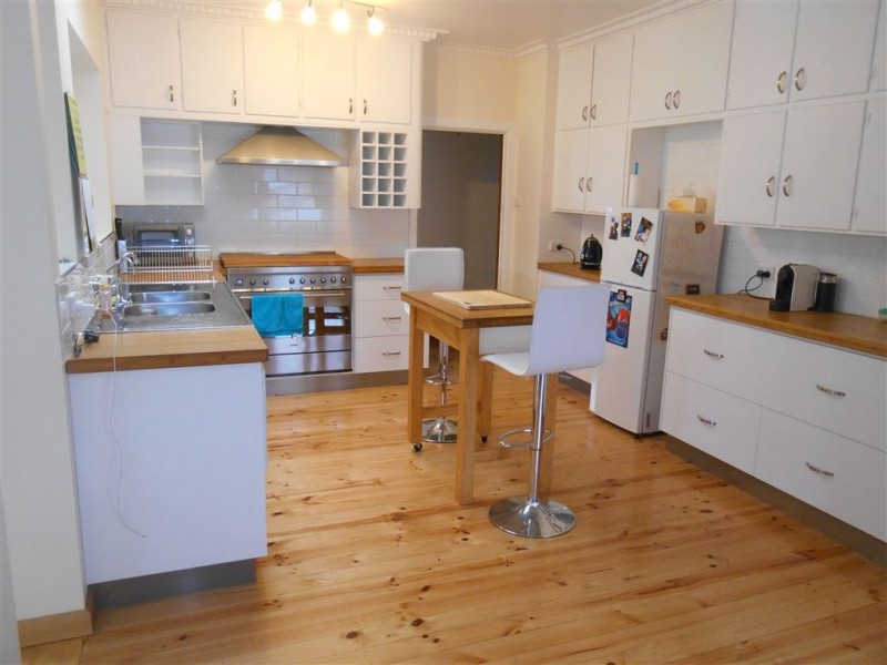 906a ligar street, Soldiers Hill VIC 3350