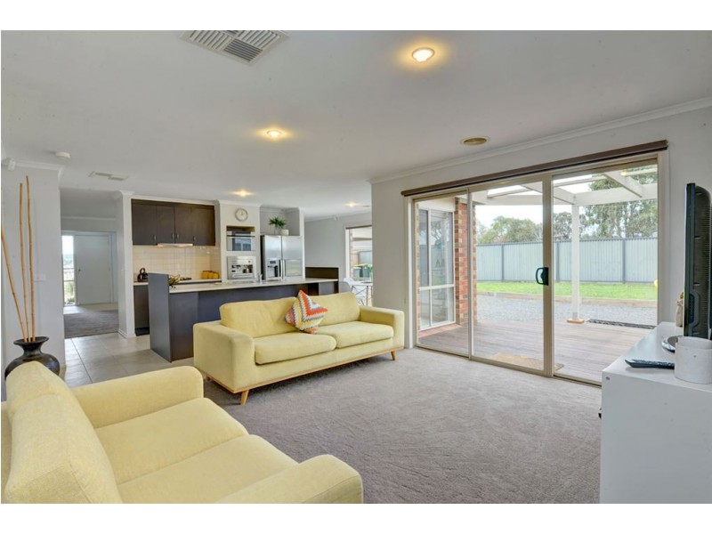 7 Citadel Court, Miners Rest VIC 3352