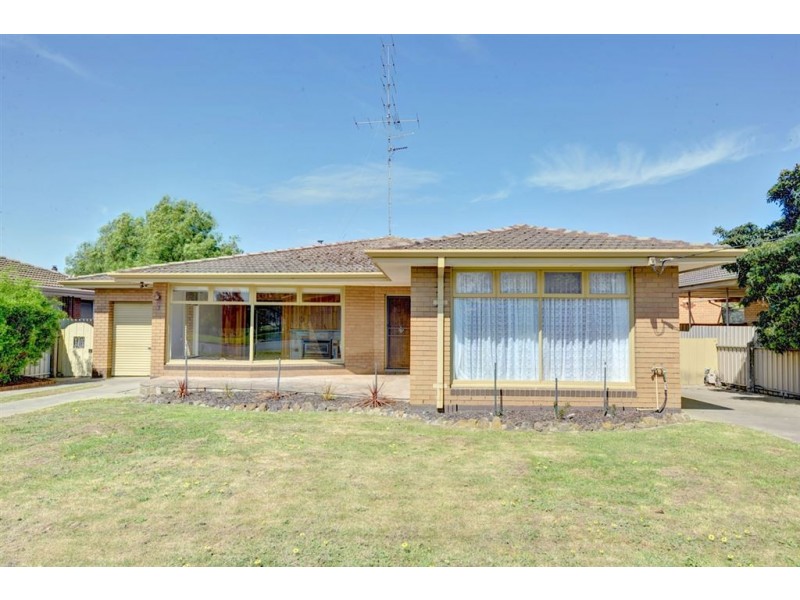 3 Whitelaw Avenue, Delacombe VIC 3356