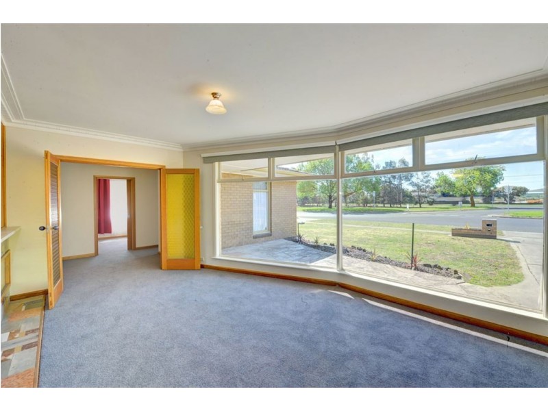 3 Whitelaw Avenue, Delacombe VIC 3356