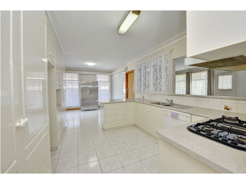 3 Whitelaw Avenue, Delacombe VIC 3356