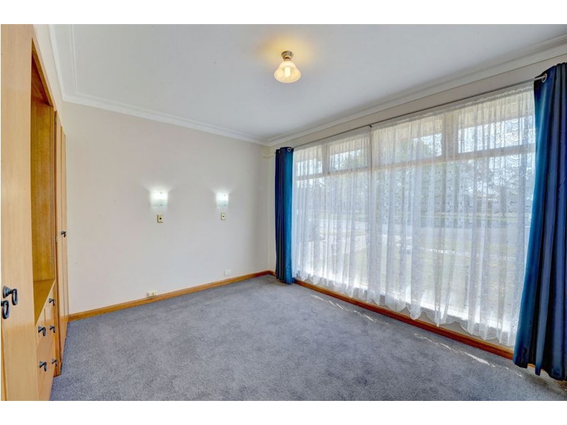 3 Whitelaw Avenue, Delacombe VIC 3356