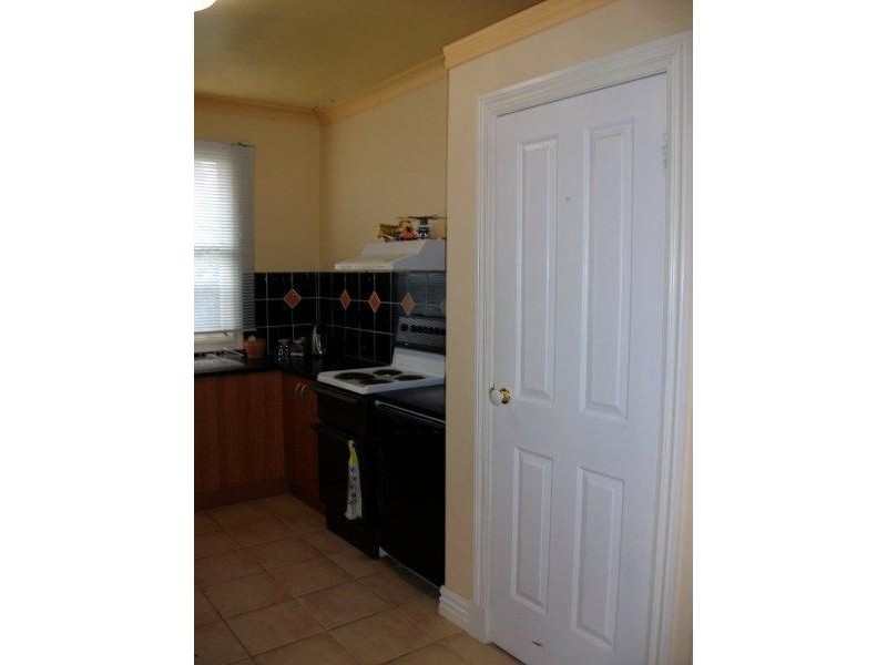 a/64 Luttet Street, Creswick VIC 3363