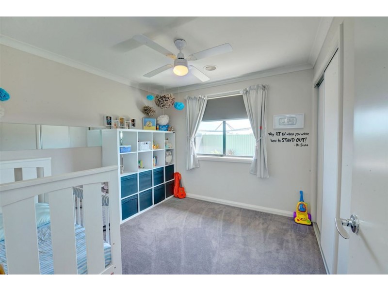 1 Felix Court, Miners Rest VIC 3352