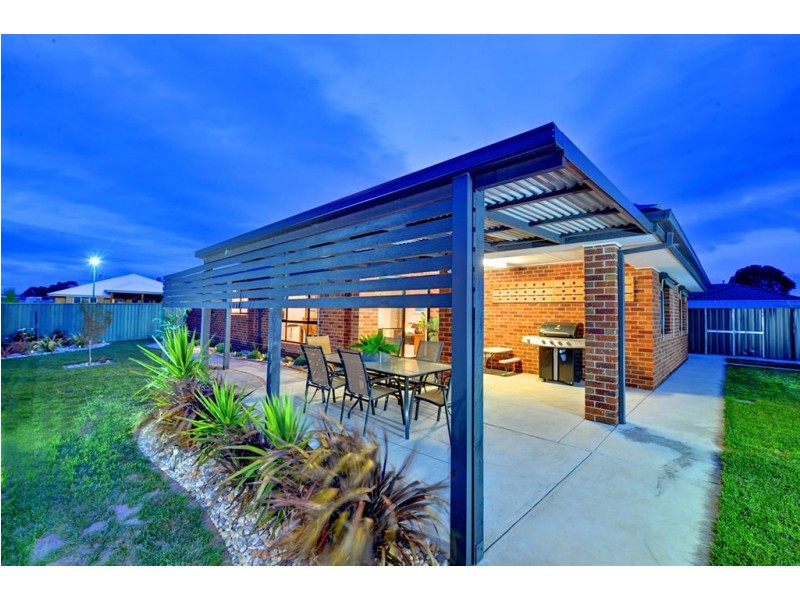 1 Felix Court, Miners Rest VIC 3352