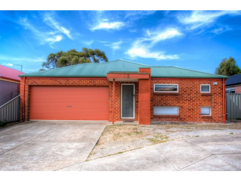 73 McNulty Drive, Wendouree VIC 3355