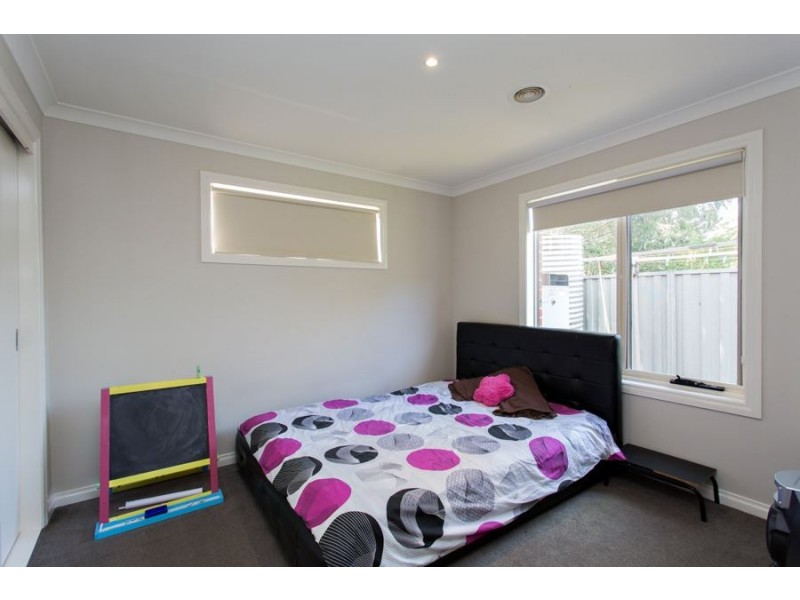 73 McNulty Drive, Wendouree VIC 3355