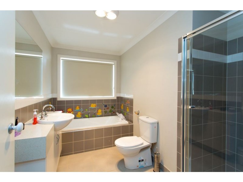 73 McNulty Drive, Wendouree VIC 3355