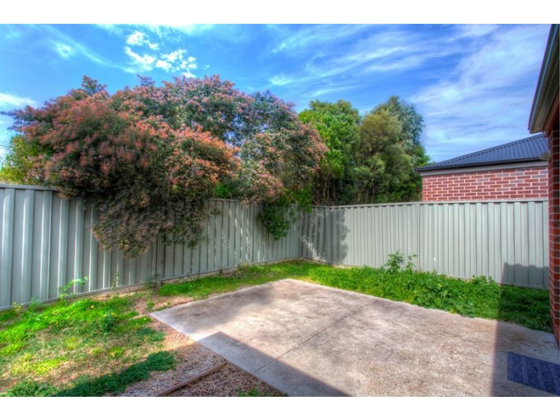73 McNulty Drive, Wendouree VIC 3355